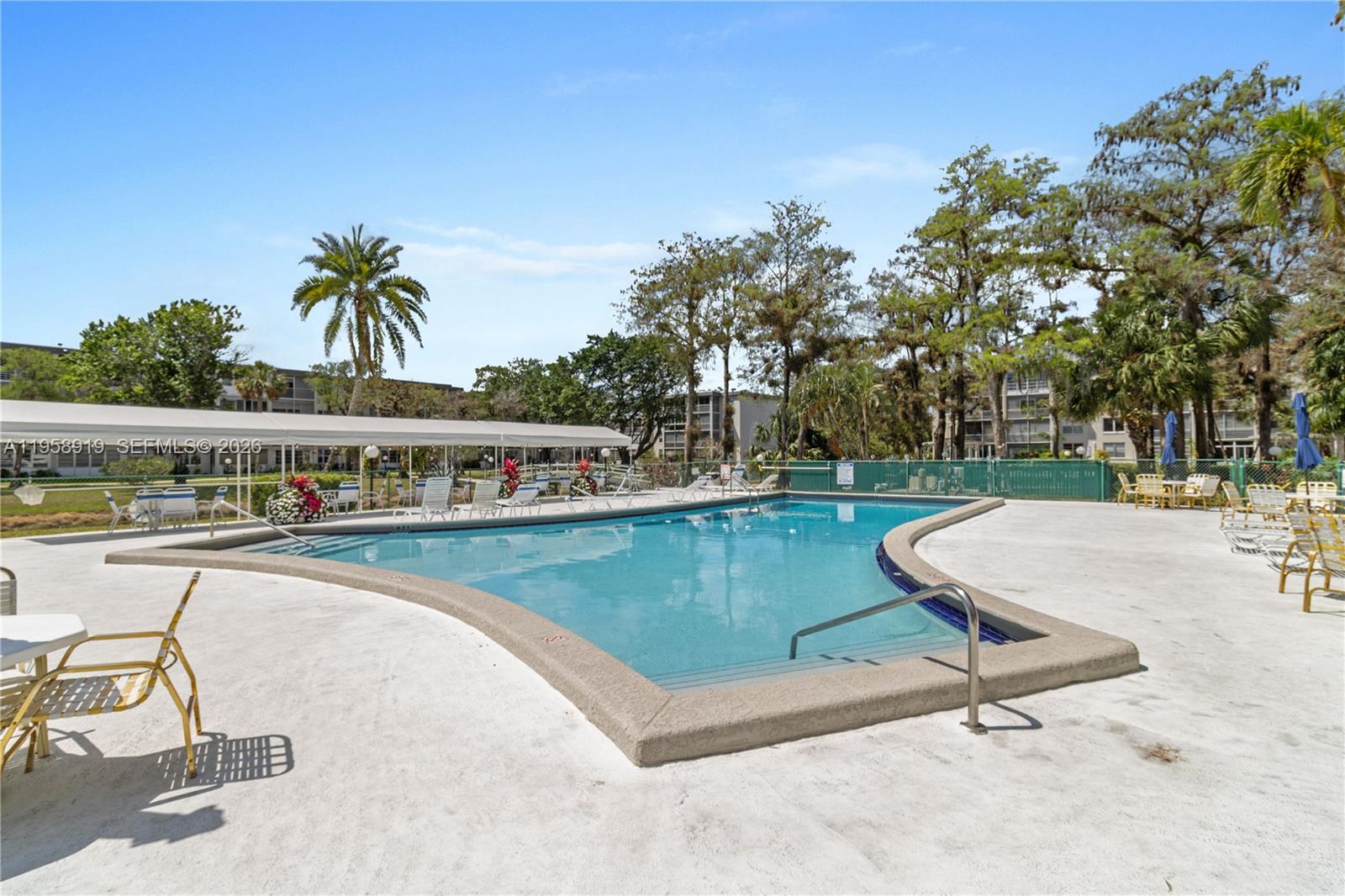 4850 NW 29th Ct # 423