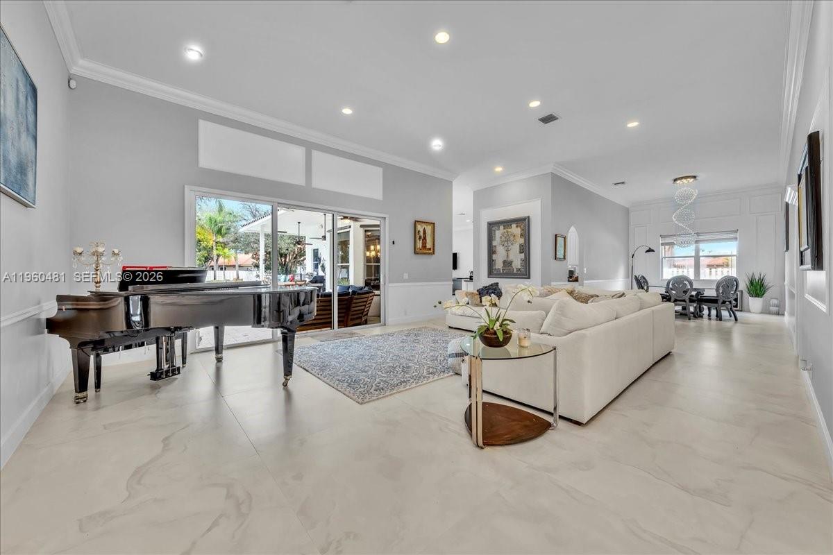 13801 Alexandria Ct