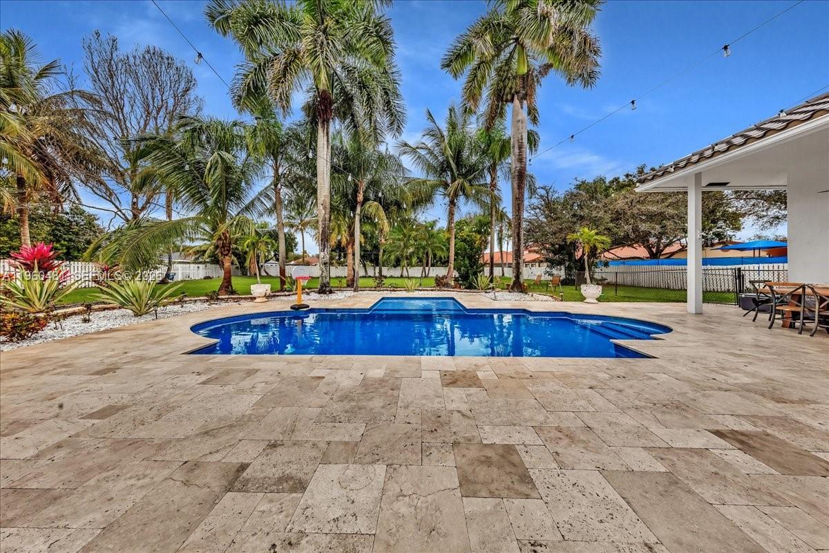 13801 Alexandria Ct