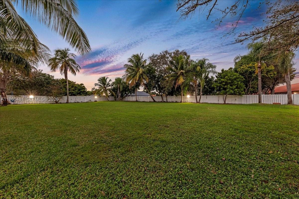 13801 Alexandria Ct