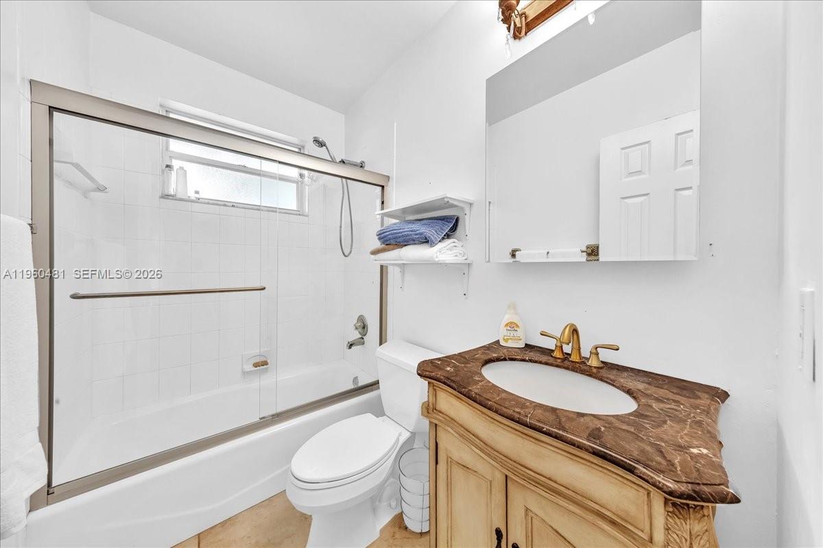13801 Alexandria Ct