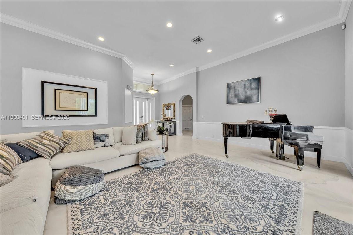 13801 Alexandria Ct