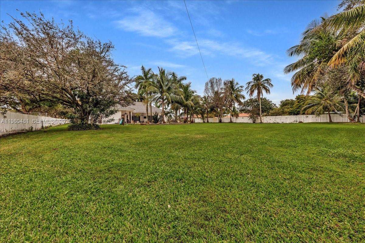13801 Alexandria Ct