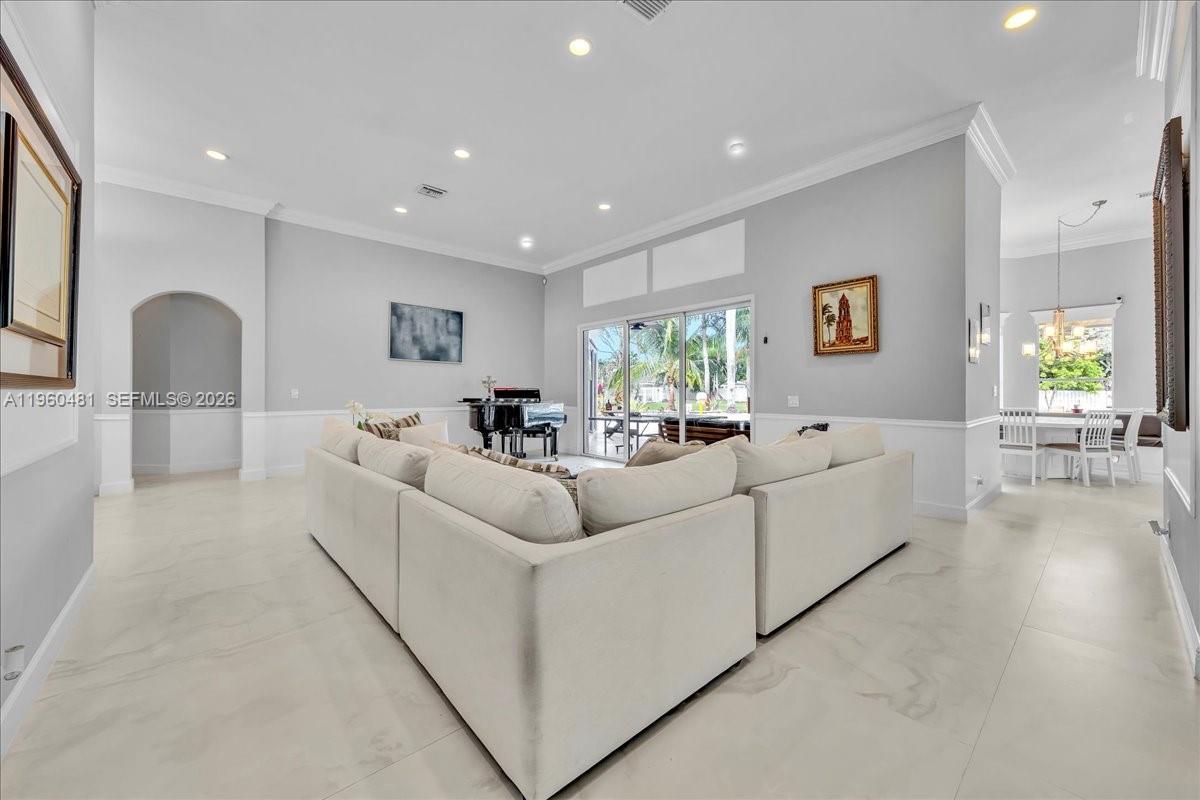 13801 Alexandria Ct