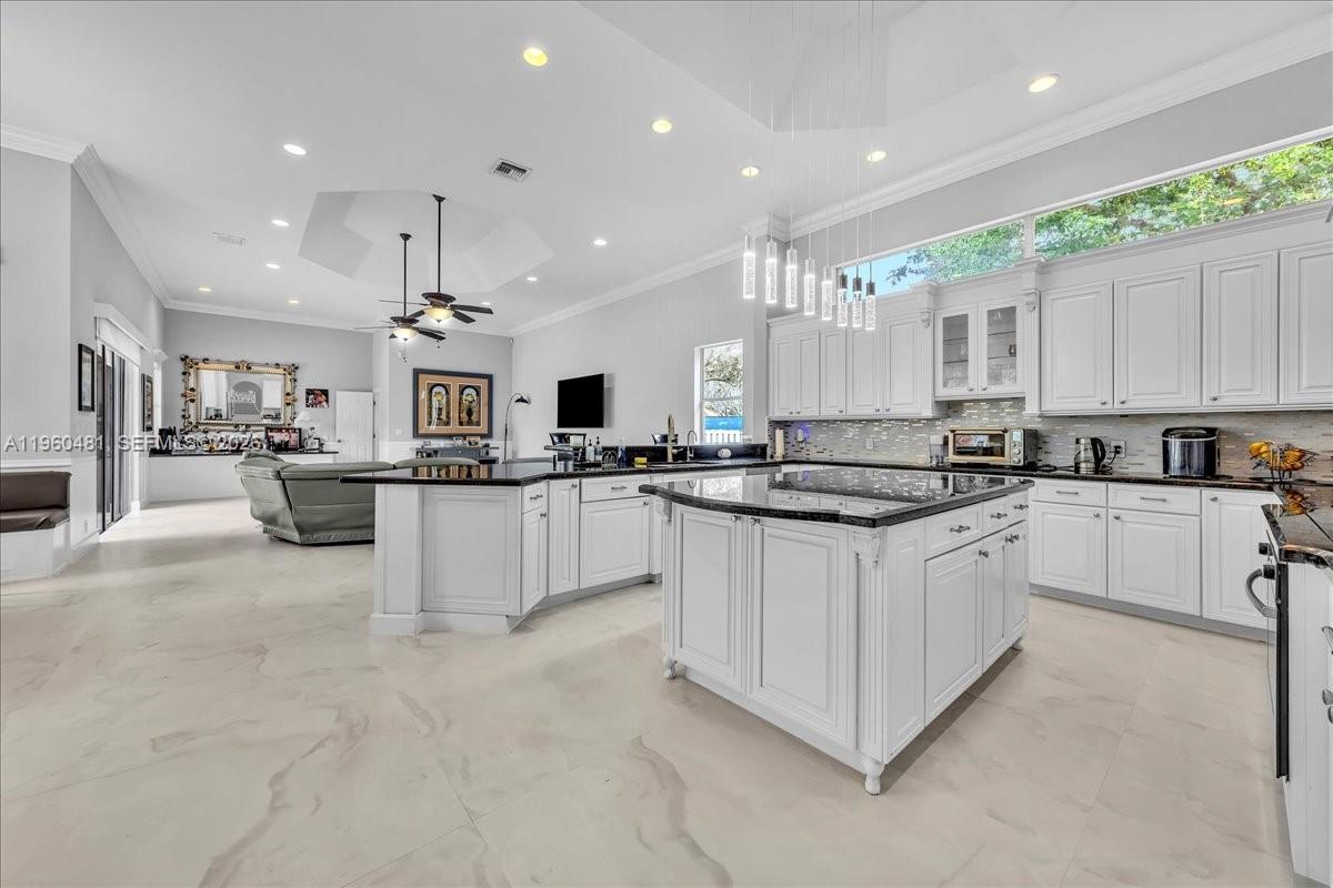 13801 Alexandria Ct
