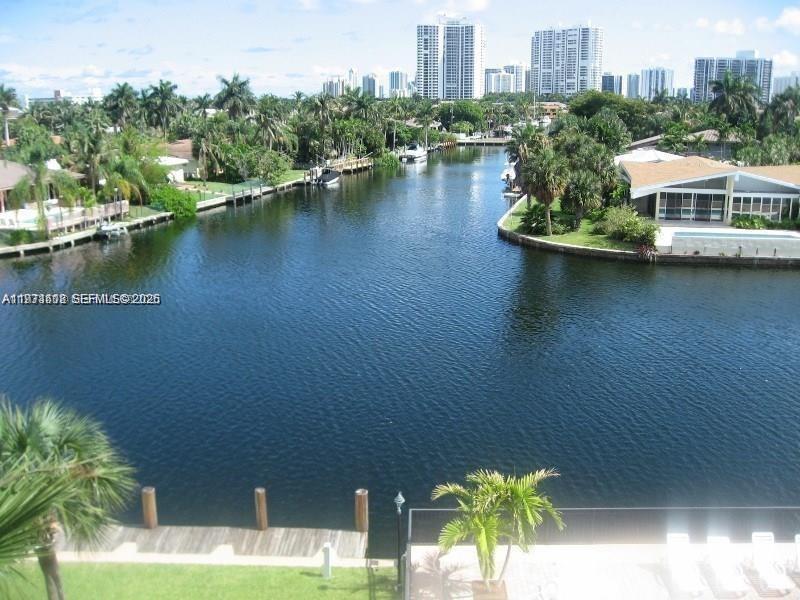 301 Golden Isles Dr # 302