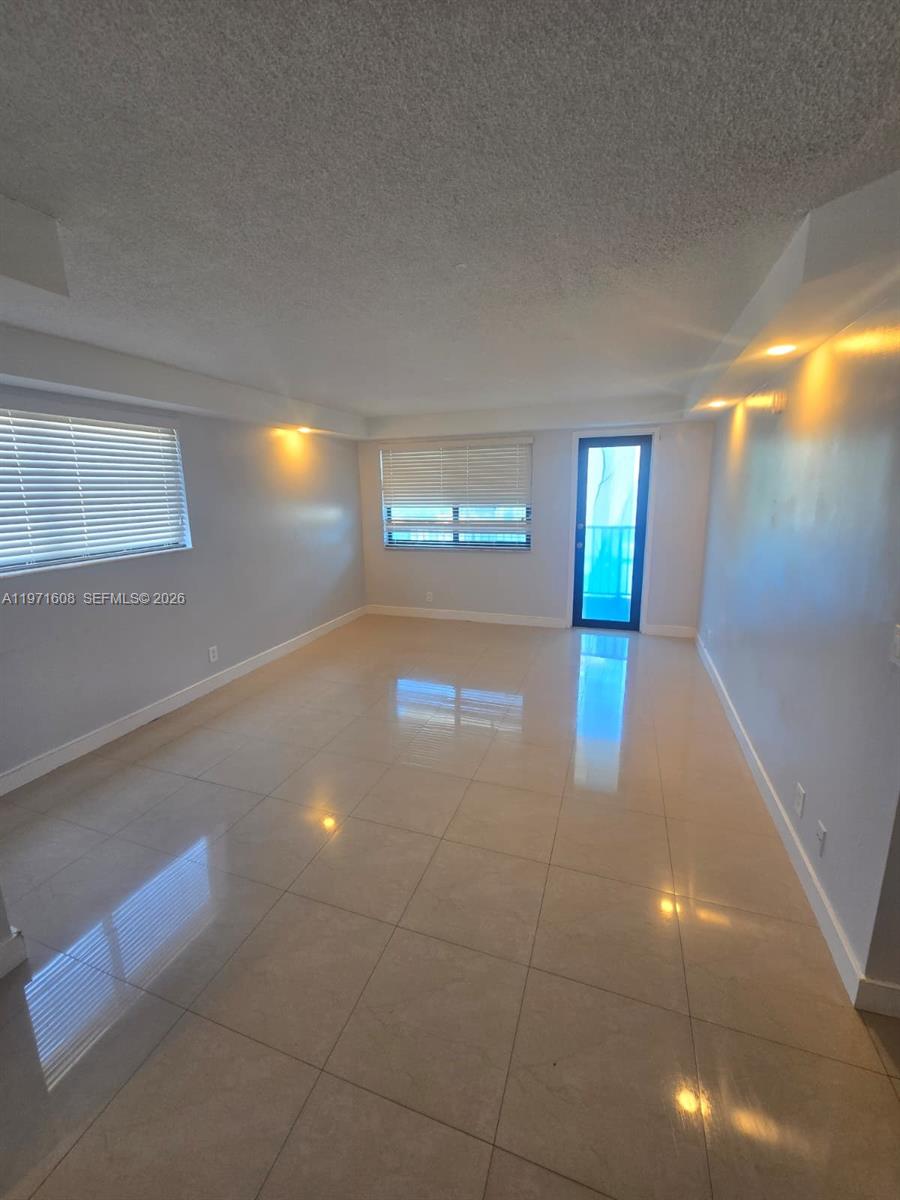 301 Golden Isles Dr # 302