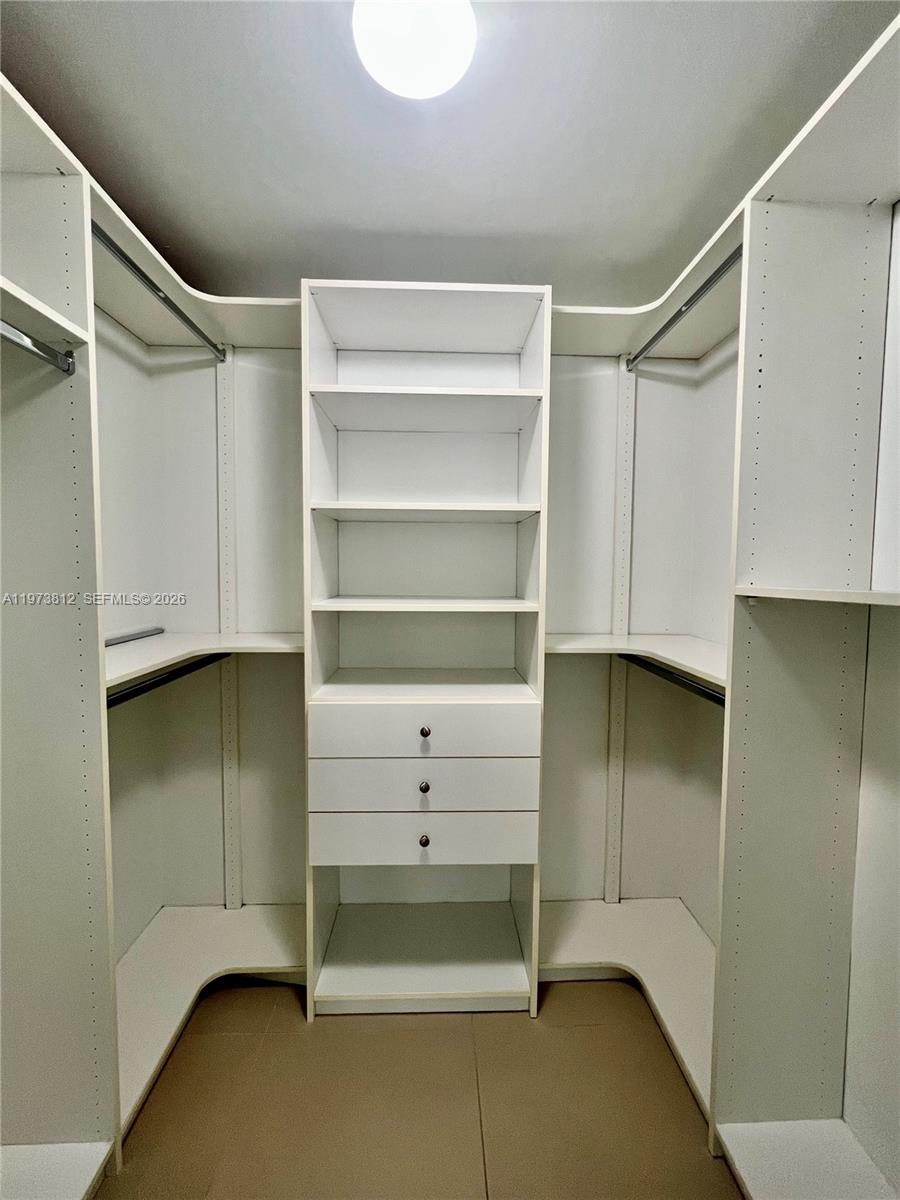 31 SE 6th St # 1604
