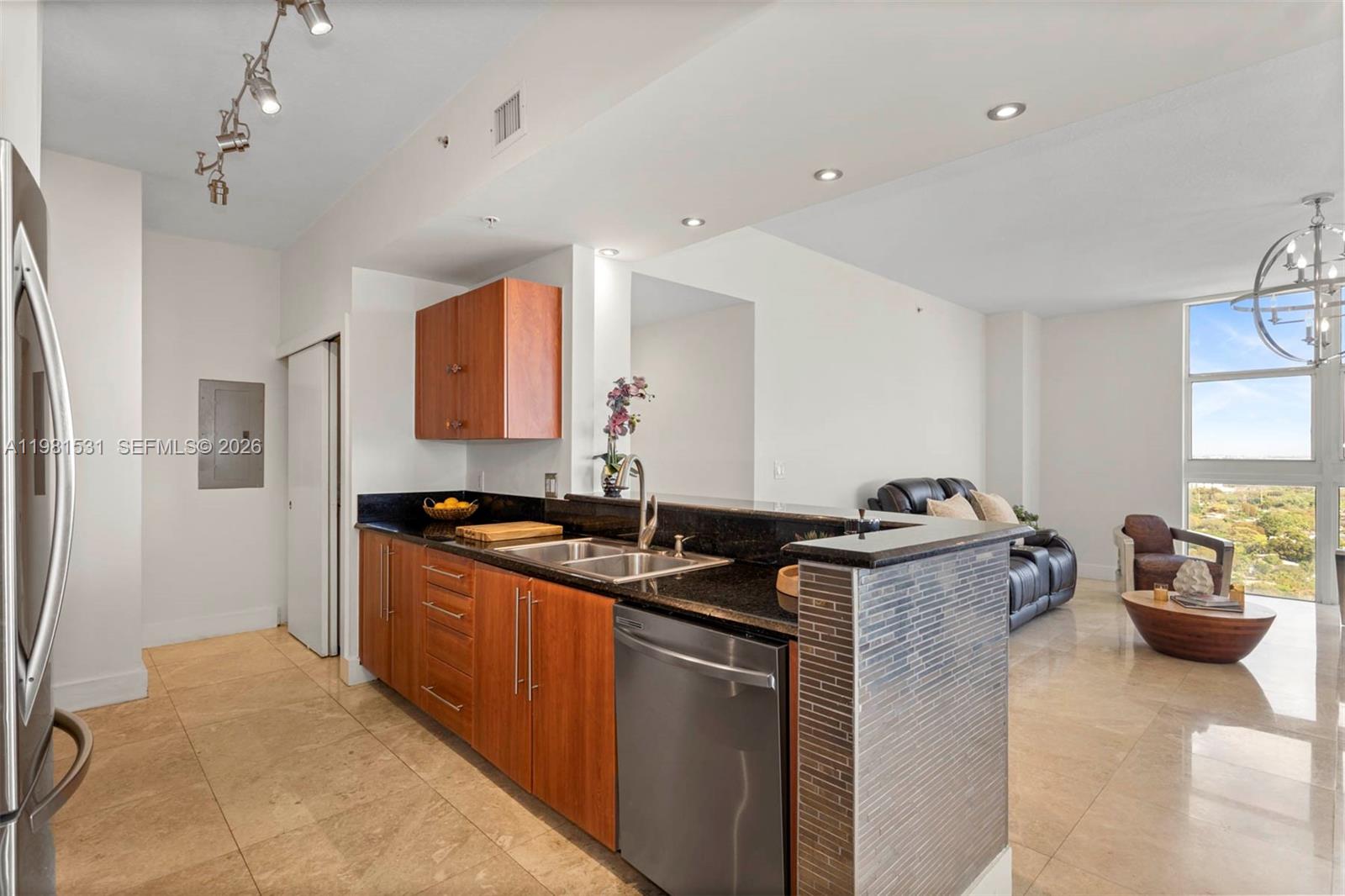 3232 SW 22nd Ter # 2002 Unit: PH 2002