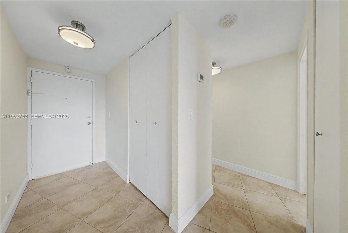 2451 Brickell Ave # 4F