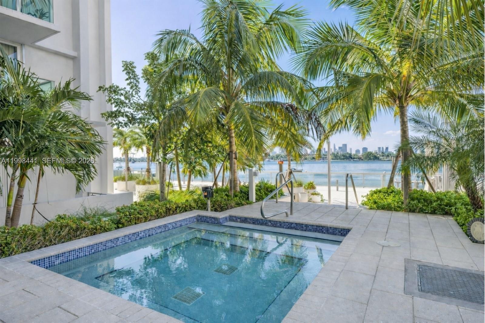 1035 West Ave # 707