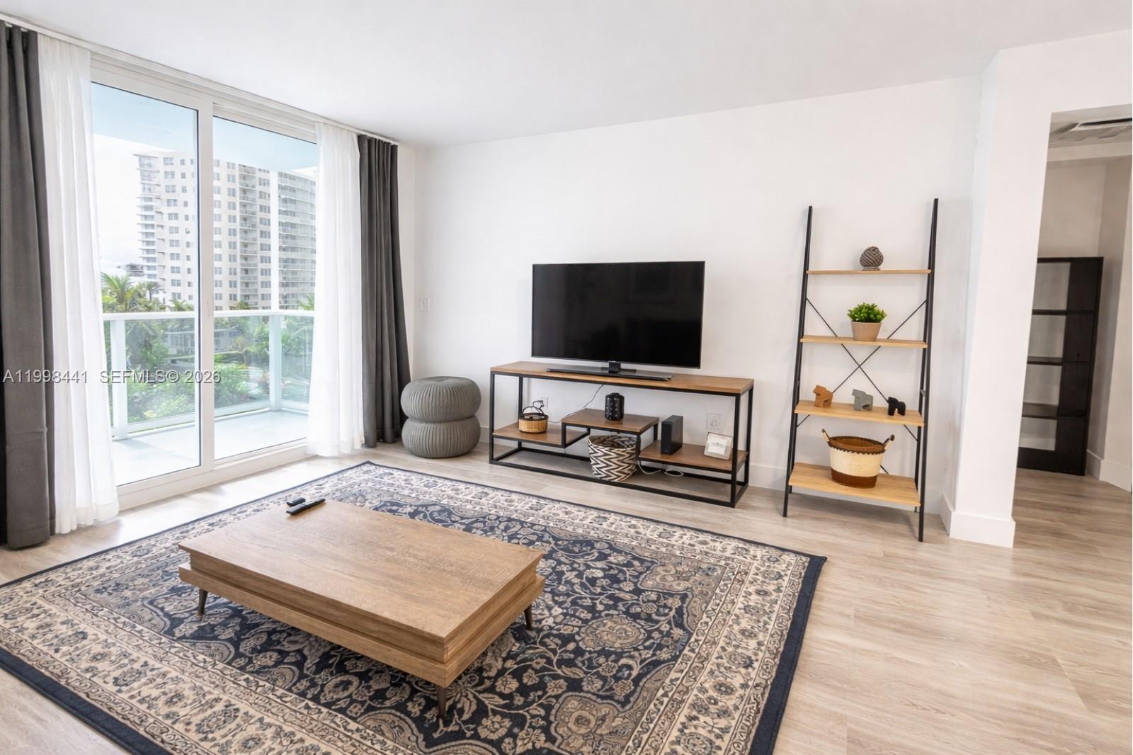 1035 West Ave # 707