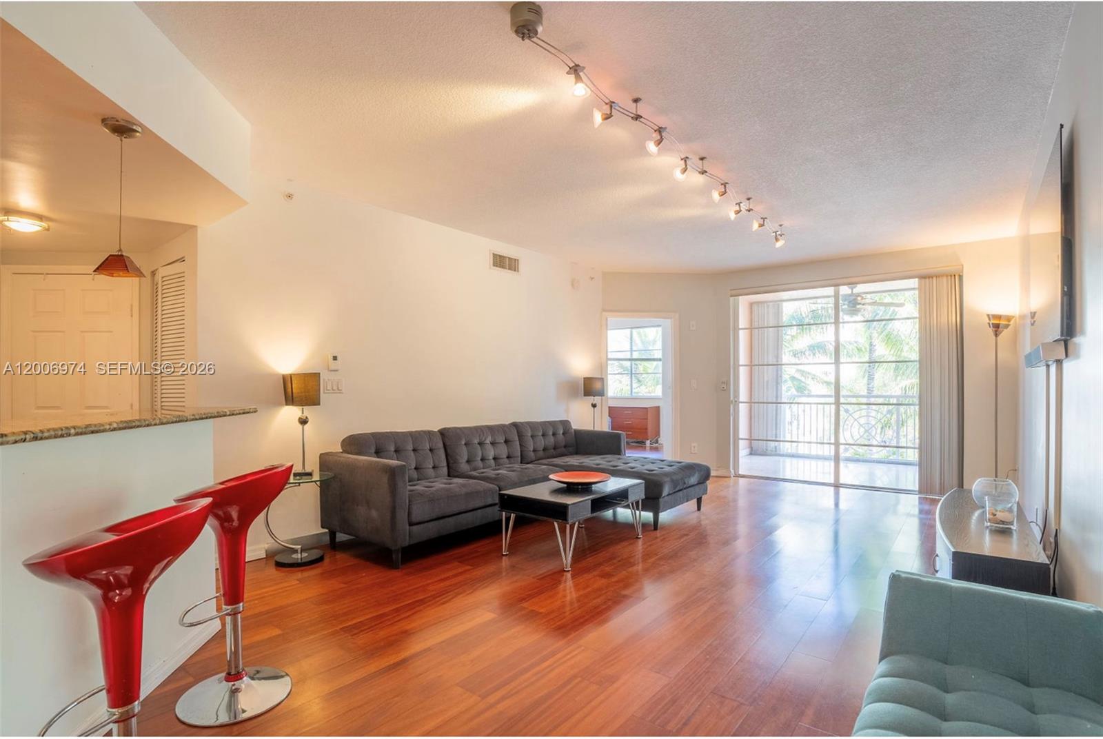 151 Michigan Ave # 533