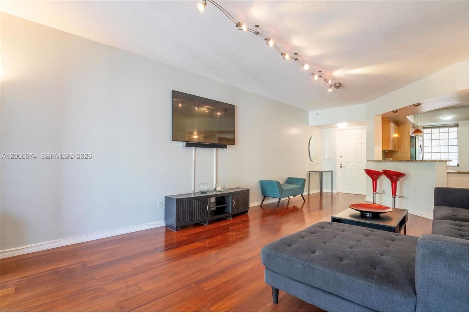 151 Michigan Ave # 533