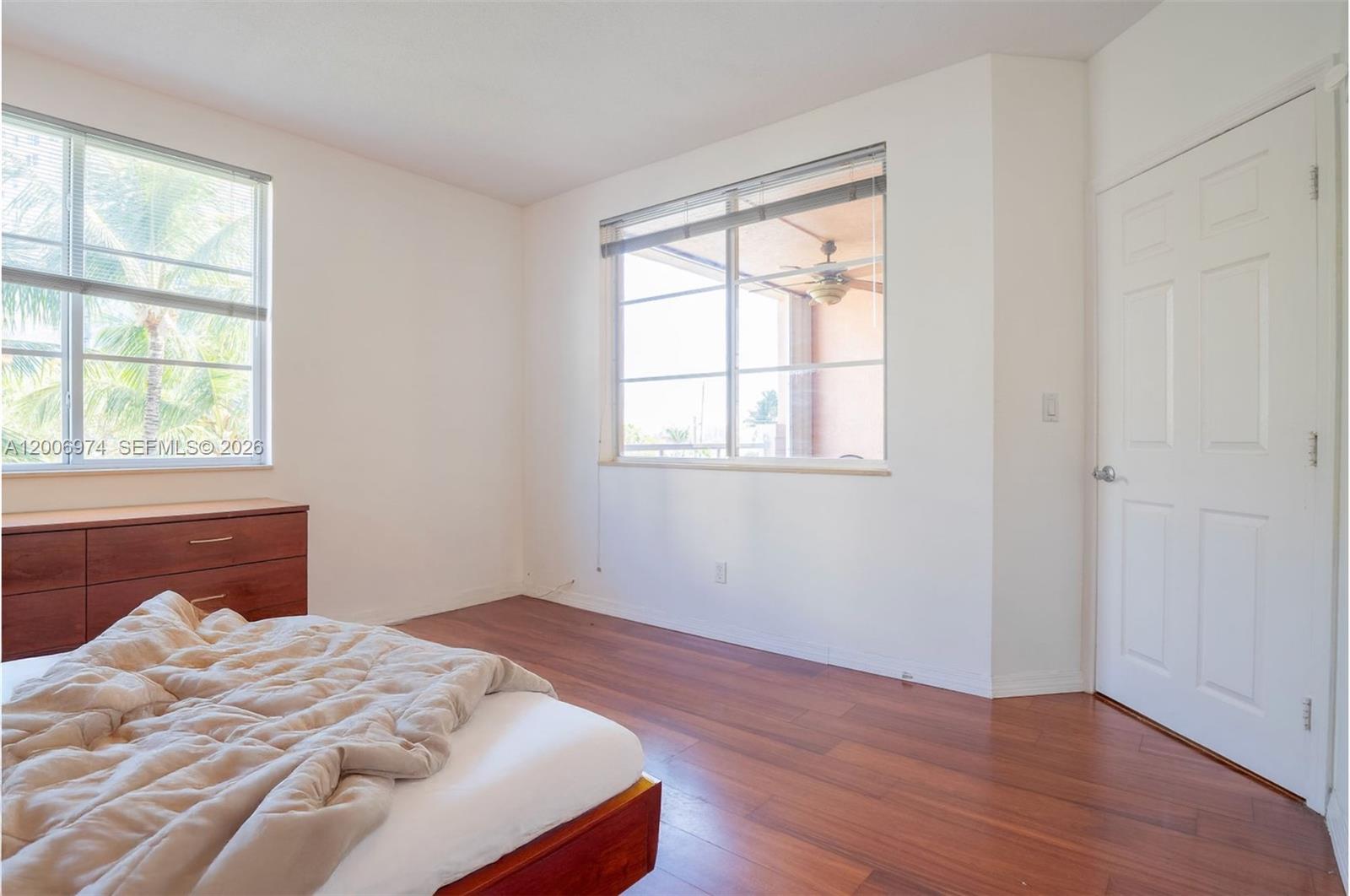 151 Michigan Ave # 533