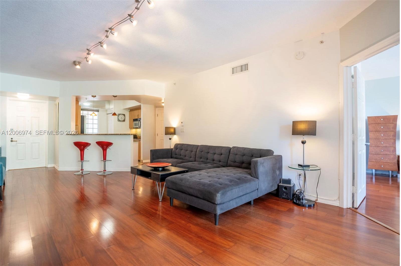 151 Michigan Ave # 533