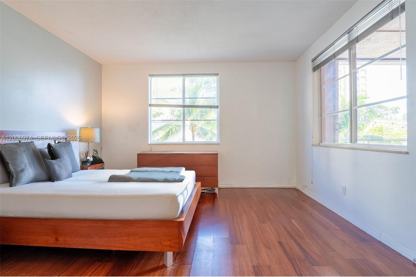 151 Michigan Ave # 533