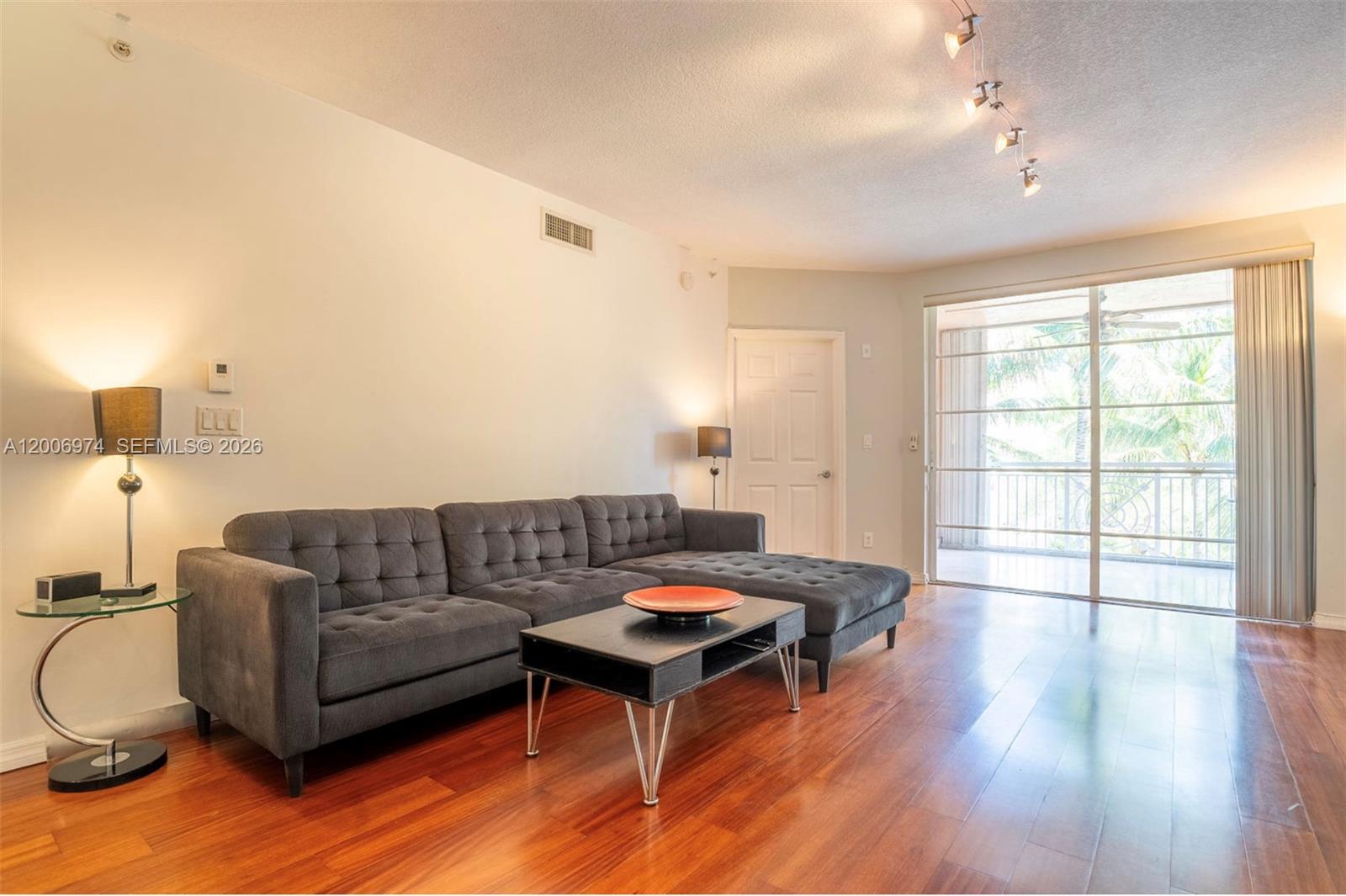 151 Michigan Ave # 533