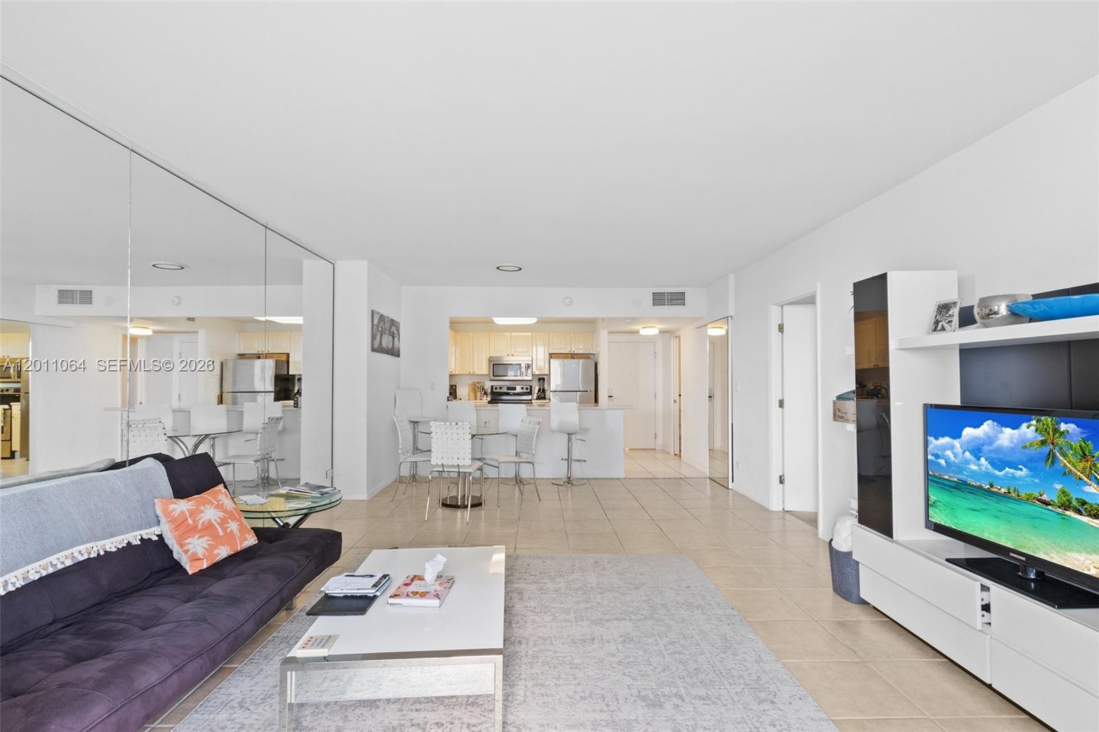 2301 Collins Ave # 504