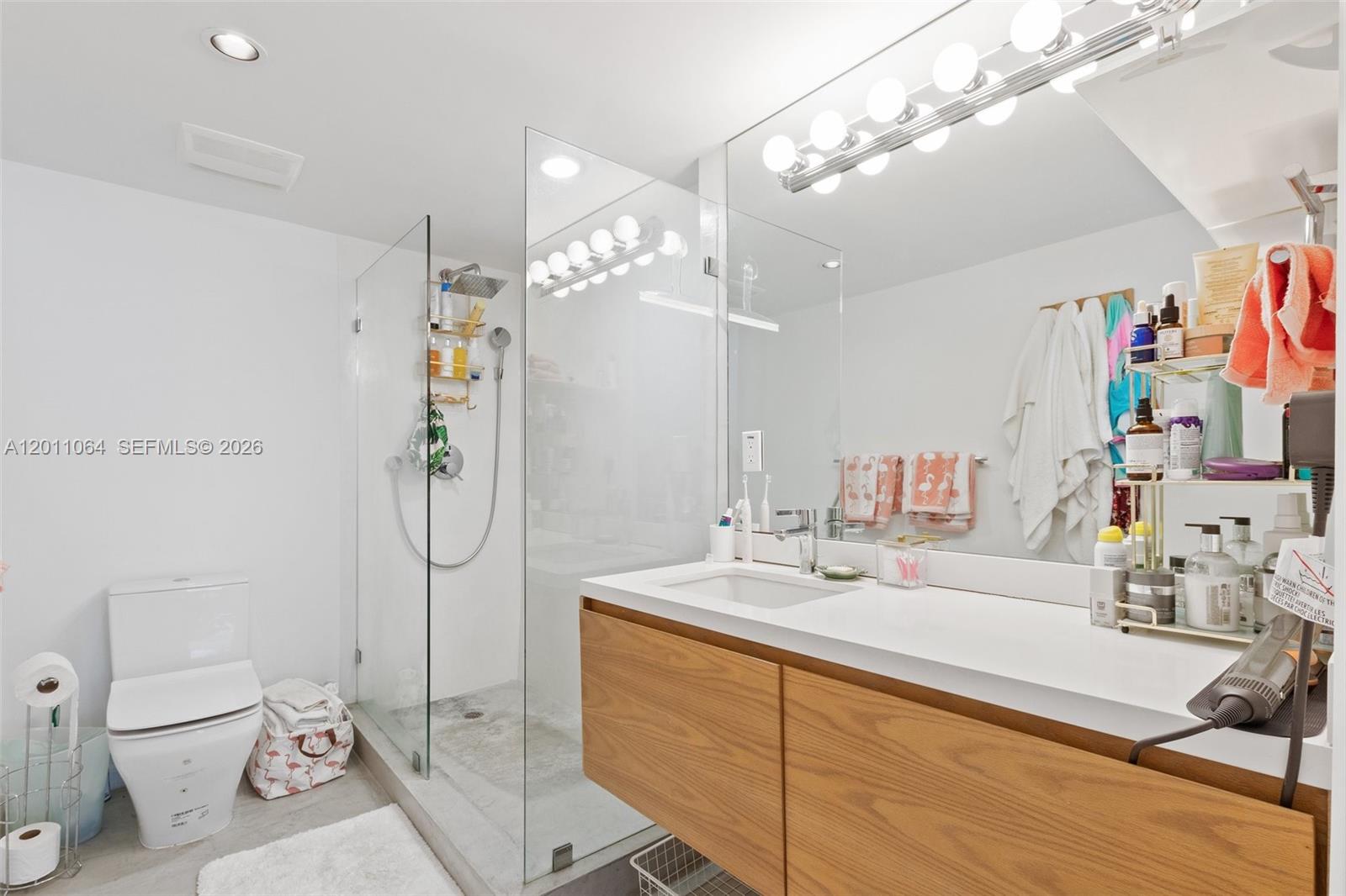2301 Collins Ave # 504