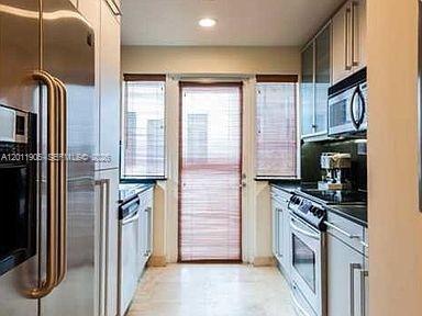 208 Washington Ave # 11