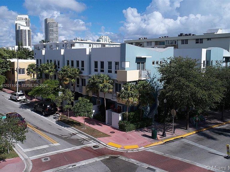 208 Washington Ave # 11