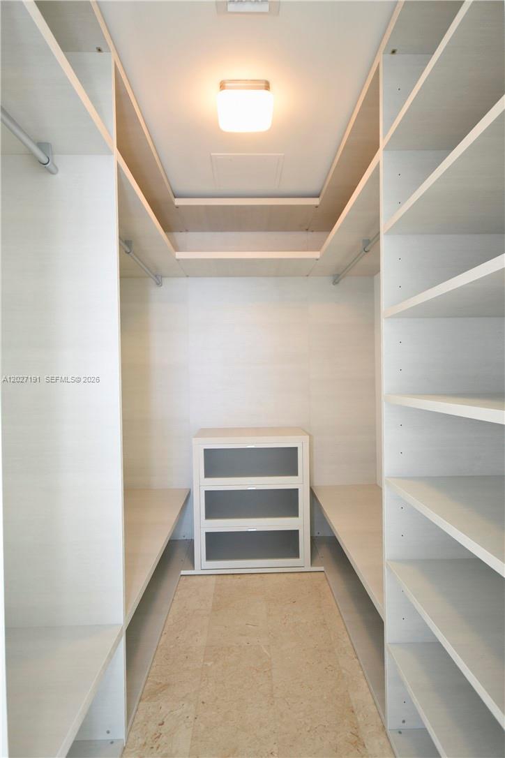 68 SE 6th St # 2812