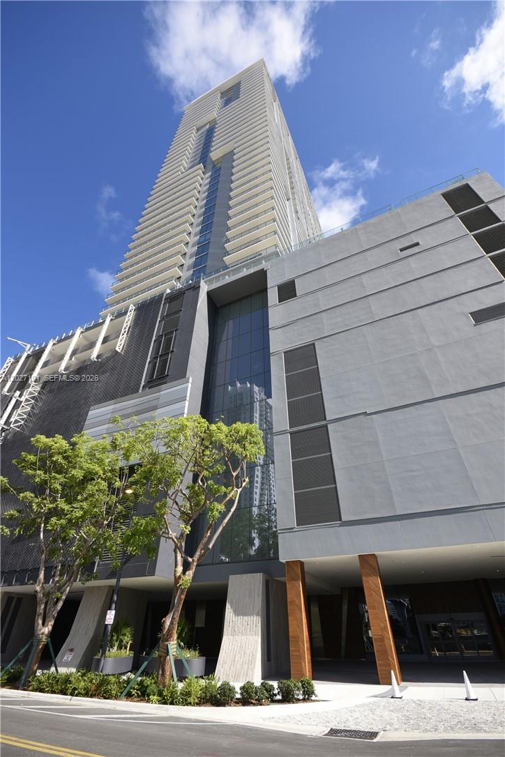 68 SE 6th St # 2812
