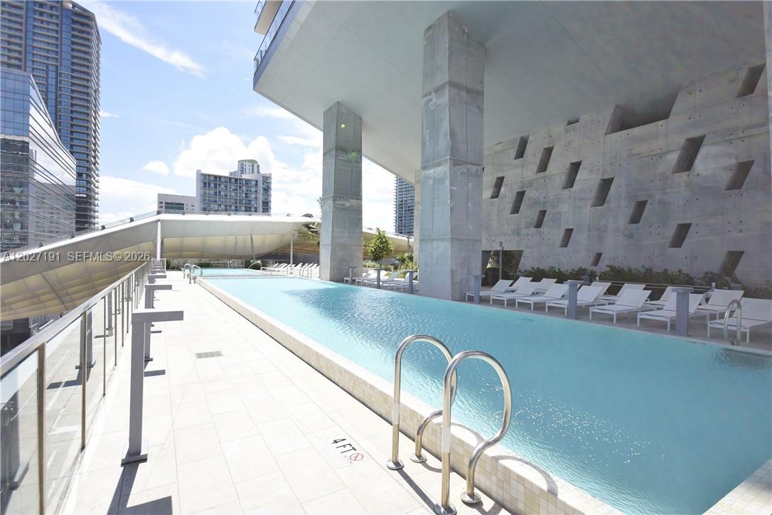 68 SE 6th St # 2812