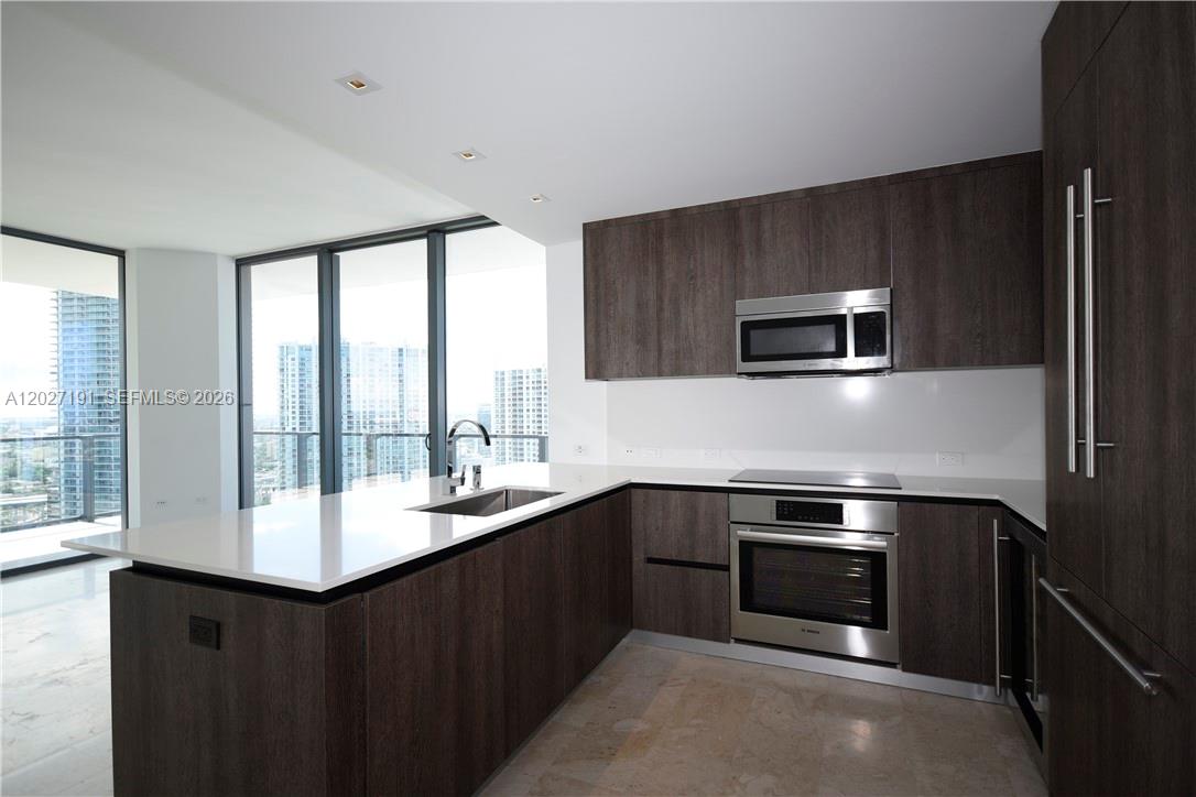 68 SE 6th St # 2812