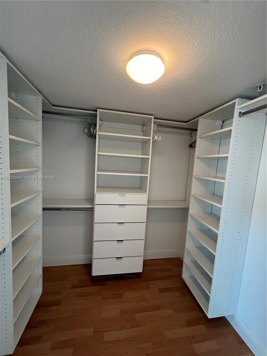 1800 N Bayshore Dr # 2310