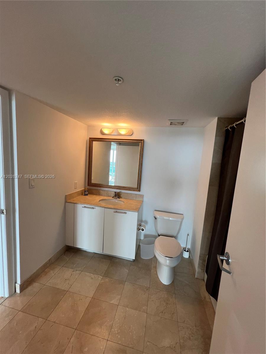 1800 N Bayshore Dr # 2310
