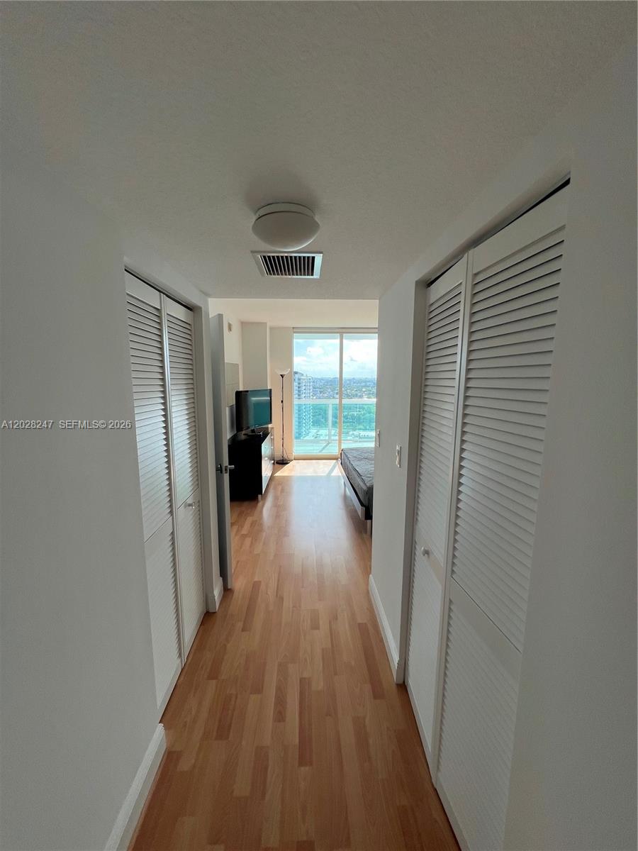 1800 N Bayshore Dr # 2310