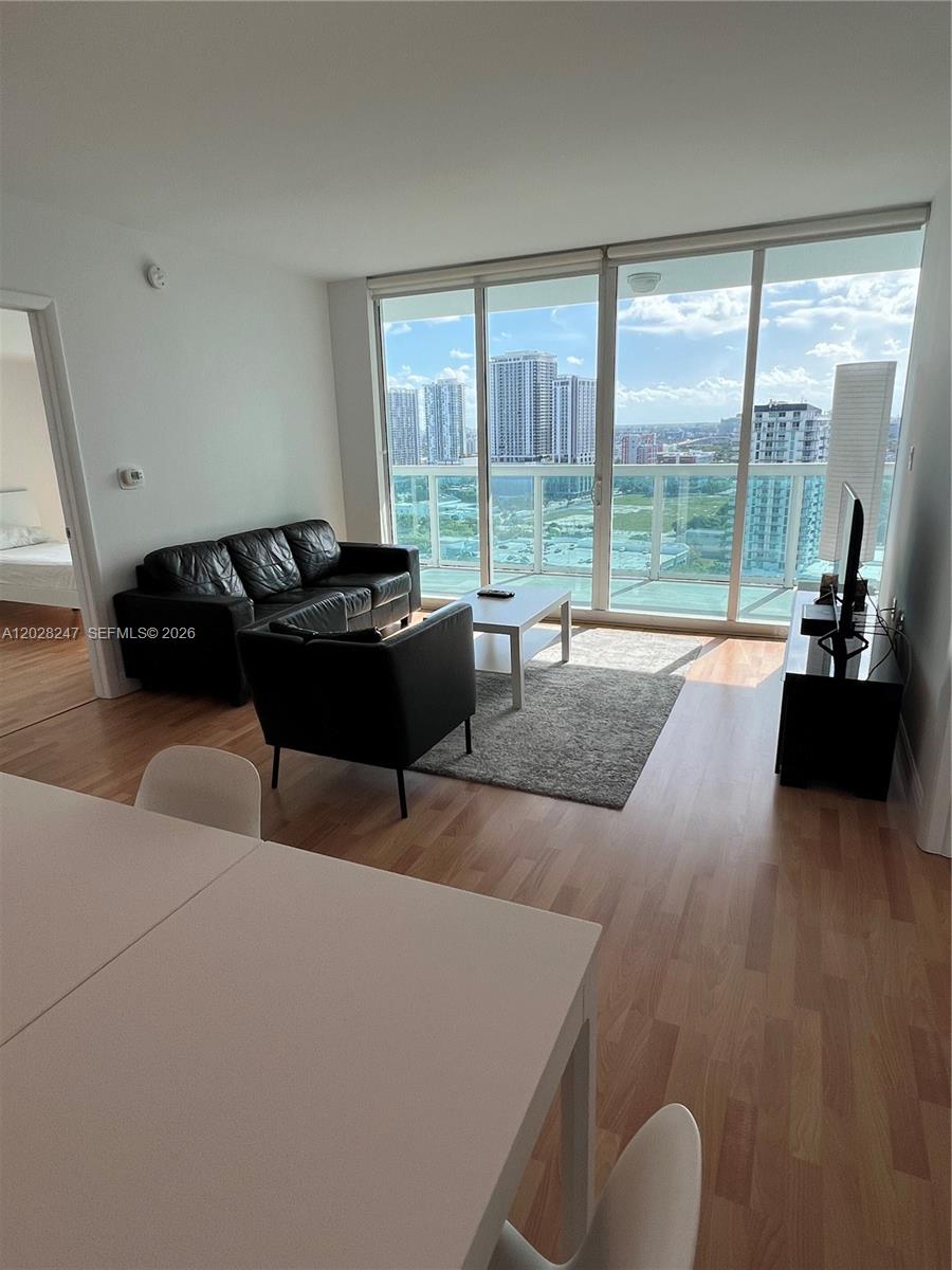 1800 N Bayshore Dr # 2310