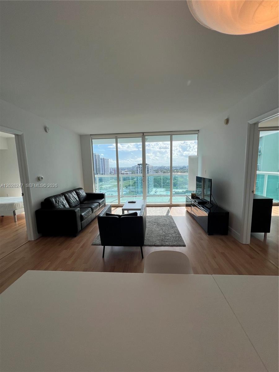 1800 N Bayshore Dr # 2310