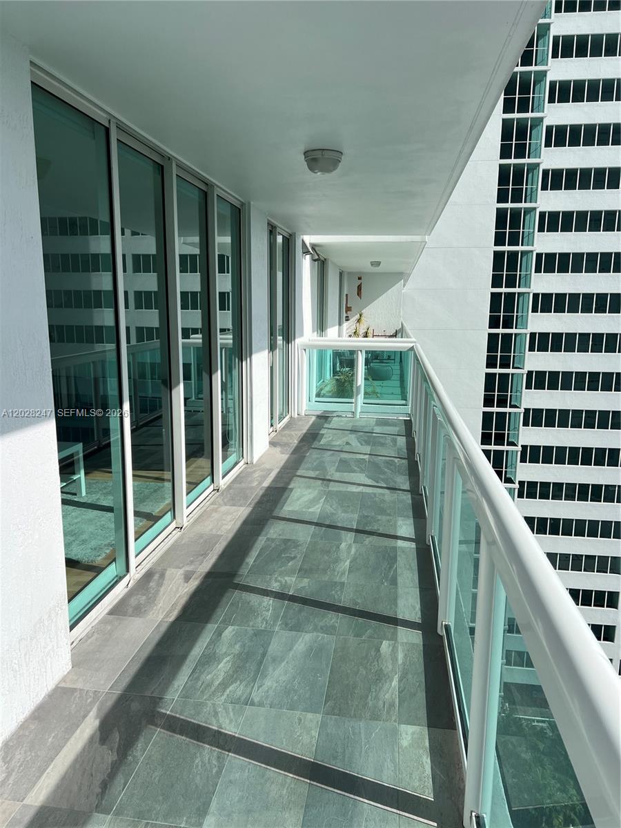 1800 N Bayshore Dr # 2310