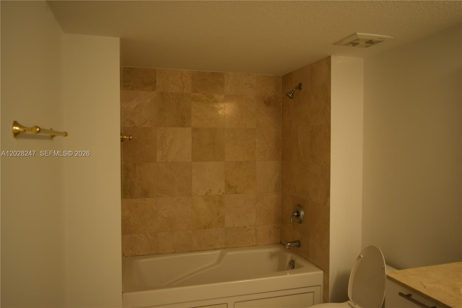 1800 N Bayshore Dr # 2310