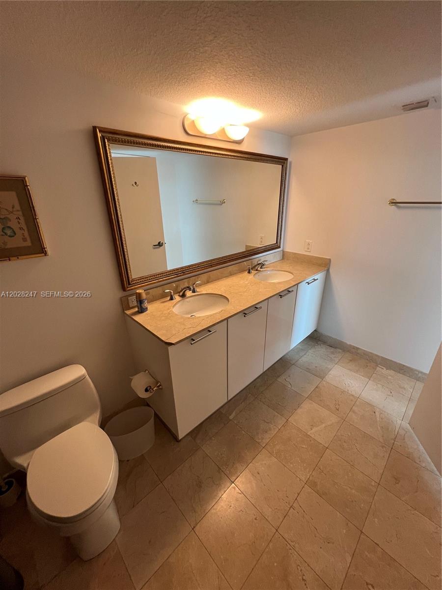 1800 N Bayshore Dr # 2310
