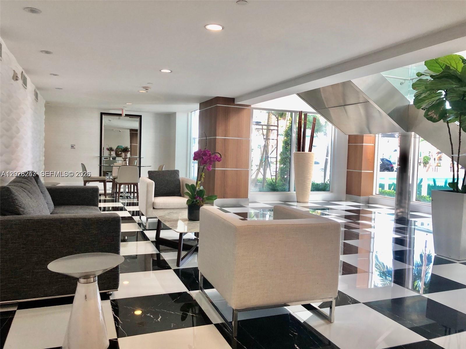 1800 N Bayshore Dr # 2310