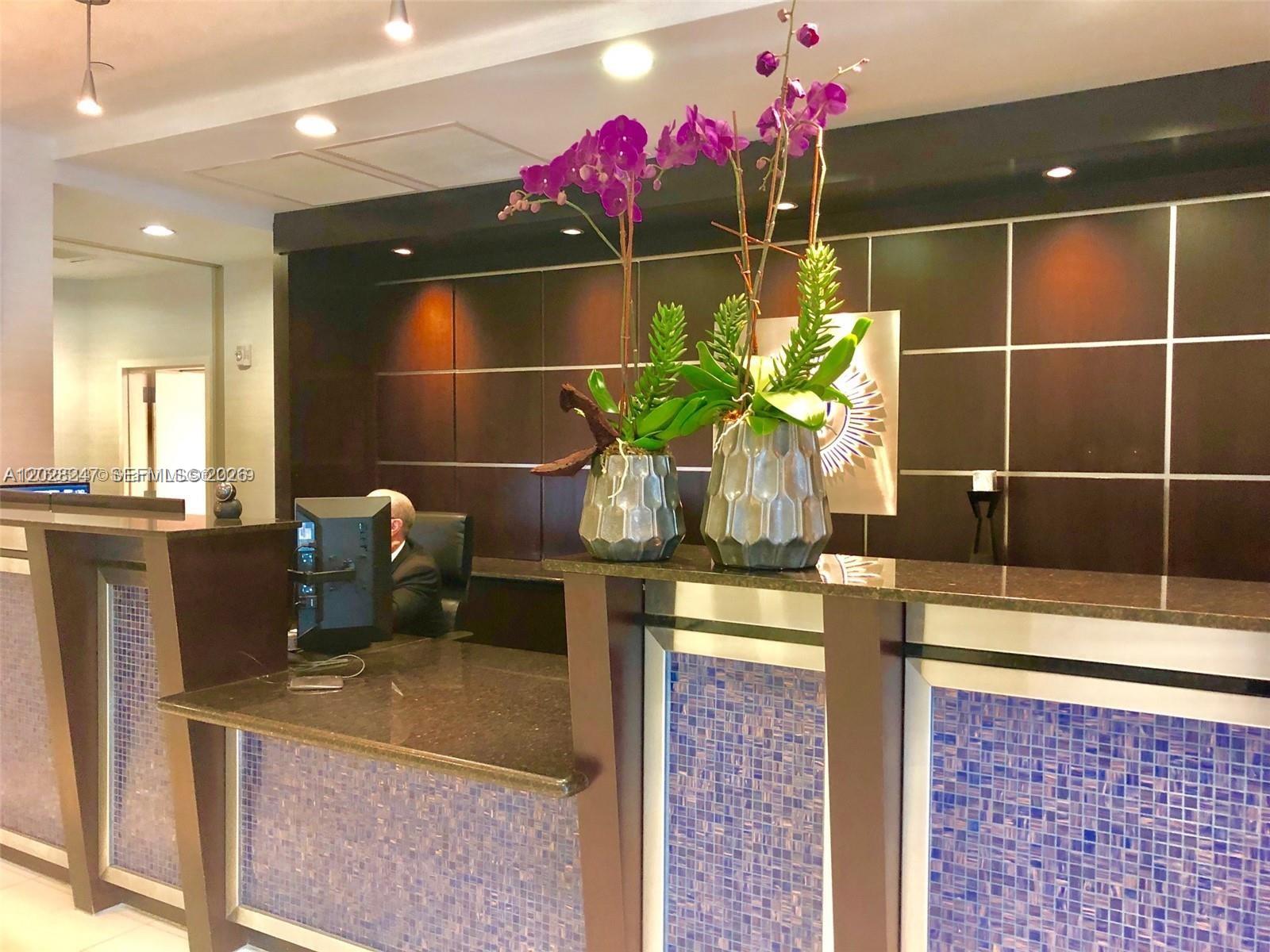 1800 N Bayshore Dr # 2310