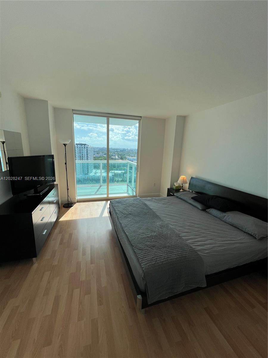 1800 N Bayshore Dr # 2310