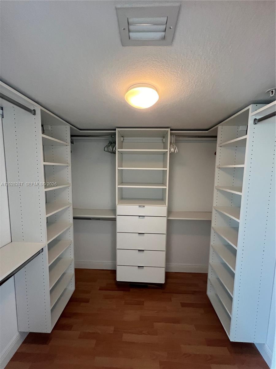 1800 N Bayshore Dr # 2310