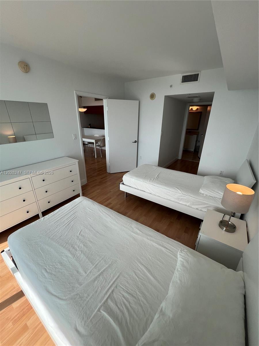 1800 N Bayshore Dr # 2310