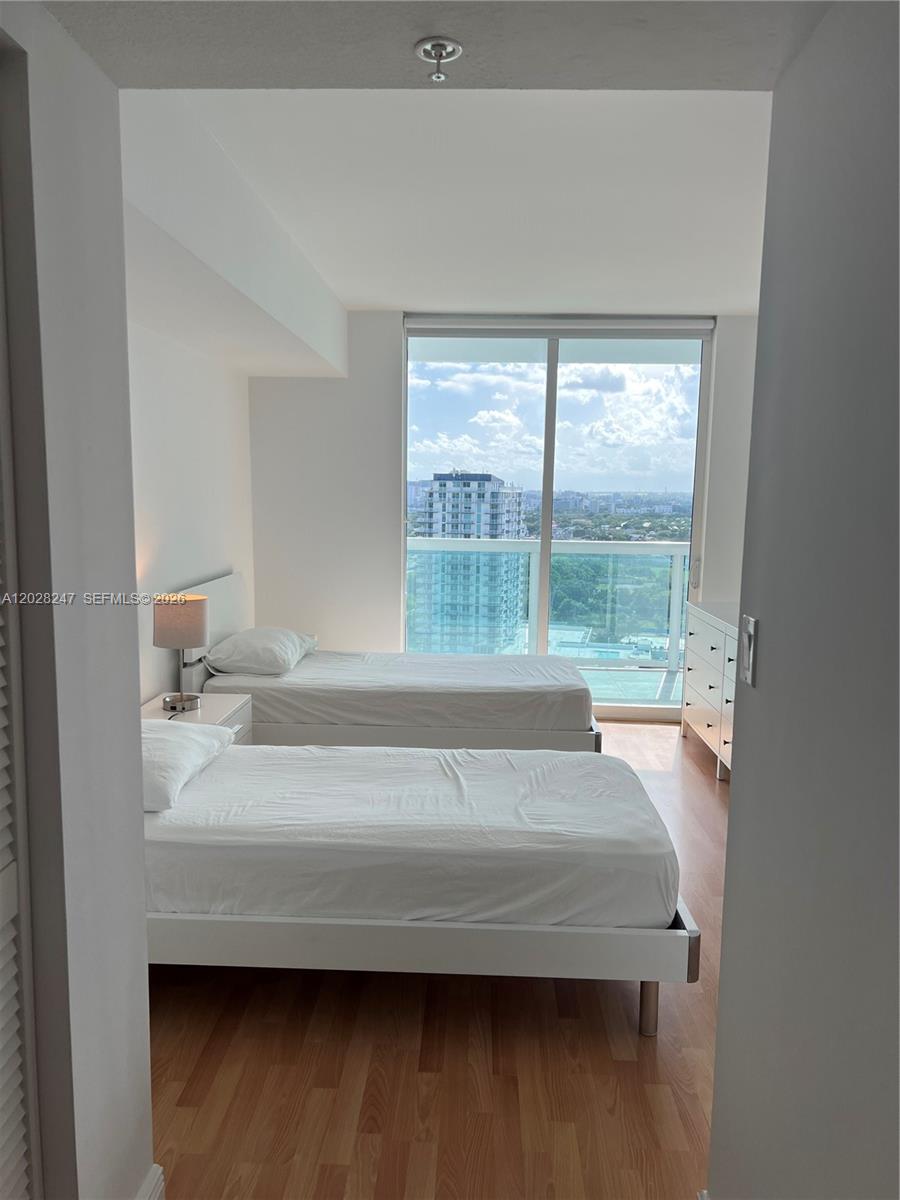 1800 N Bayshore Dr # 2310
