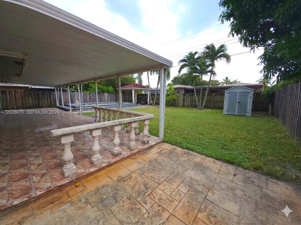 8420 NW 10th St
