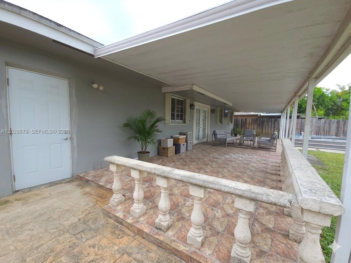 8420 NW 10th St