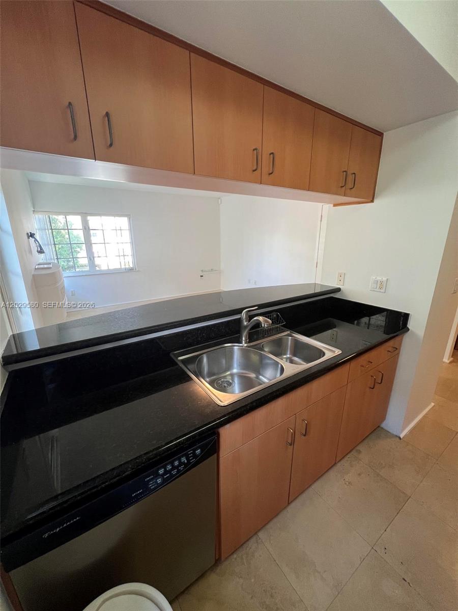 600 Euclid Ave # 5A