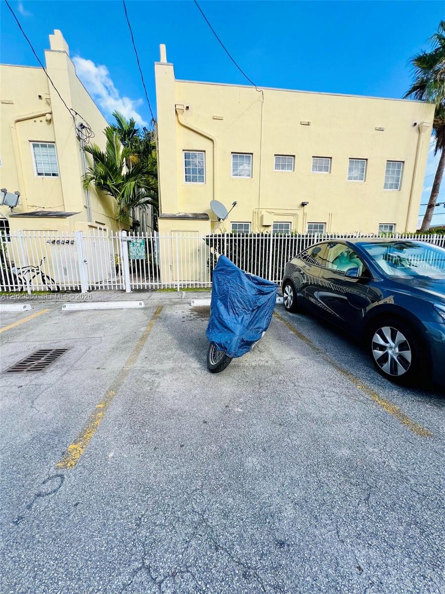 600 Euclid Ave # 5A