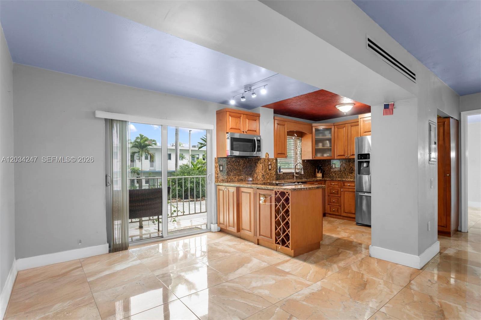 1820 James Ave # 2F