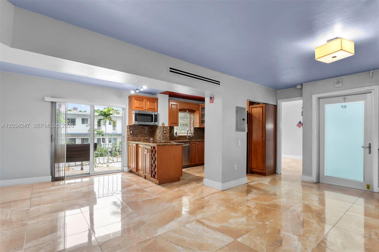 1820 James Ave # 2F